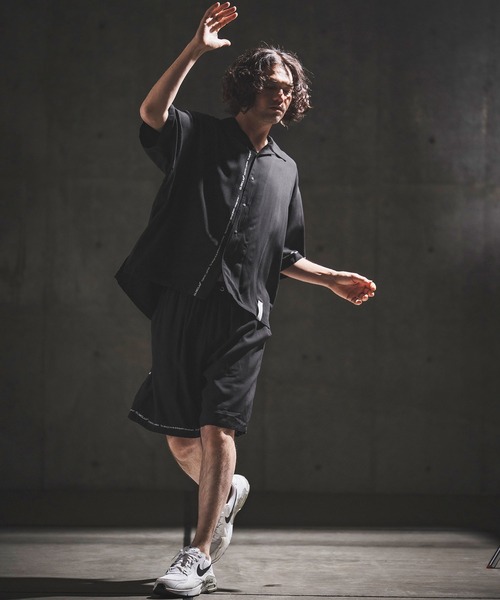 GLIMCLAP(グリムクラップ)の「mhs2617- Graphic Print Open Collar Shirt オープンカラーシャツ(202-046-gls-cg)(シャツ/ブラウス・メンズ・ブラック・S/M/L)」の8枚目の写真