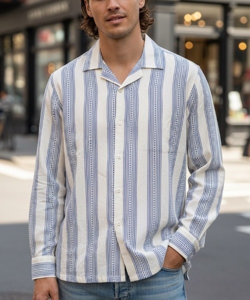 OAS(オーエーエス)の「DESIGN TEE/OAS / ストライプ柄オープンカラー長袖シャツ ホワイト×ブルー リゾートシャツ 開襟 大人カジュアル(シャツ/ブラウス・メンズ・アイボリー・MEDIUM)」の1枚目の写真