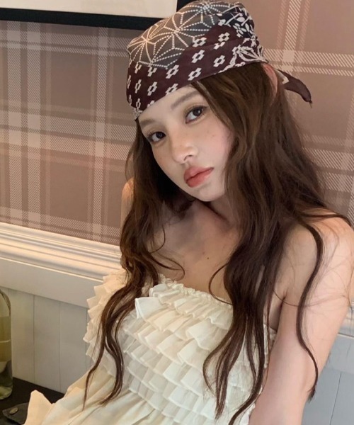 VIBGYOR（ヴィブジョー）の「【LAMPOON】マルチ柄スカーフ（バンダナ/スカーフ・レディース・ベージュ・FREE）」の5枚目の写真