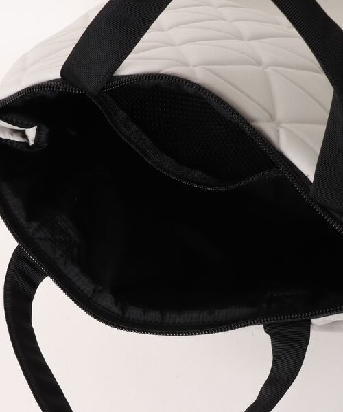 THE NORTH FACE（ザノースフェイス）の「【THE NORTH FACE】NM32355-FI Geoface Box Tote（トートバッグ・メンズ・グレー・F）」の4枚目の写真