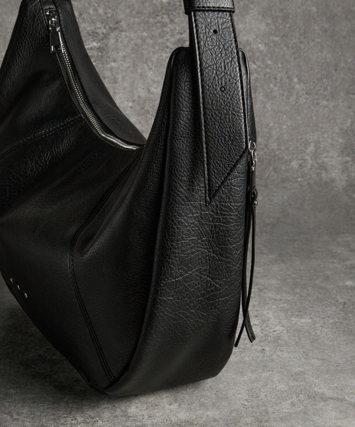 ADRER(アドラー)の「Half Moon 3D Shoulder Bag / ハーフムーン 3D ショルダーバッグ(ショルダーバッグ・メンズ・ブラック・FREE)」の16枚目の写真