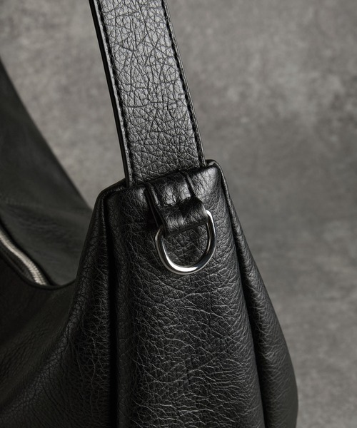 ADRER(アドラー)の「Half Moon 3D Shoulder Bag / ハーフムーン 3D ショルダーバッグ(ショルダーバッグ・メンズ・ブラック・FREE)」の20枚目の写真