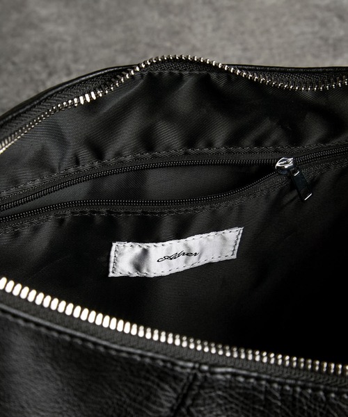 ADRER(アドラー)の「Half Moon 3D Shoulder Bag / ハーフムーン 3D ショルダーバッグ(ショルダーバッグ・メンズ・ブラック・FREE)」の21枚目の写真