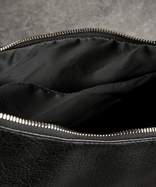 ADRER(アドラー)の「Half Moon 3D Shoulder Bag / ハーフムーン 3D ショルダーバッグ(ショルダーバッグ・メンズ・ブラック・FREE)」の22枚目の写真