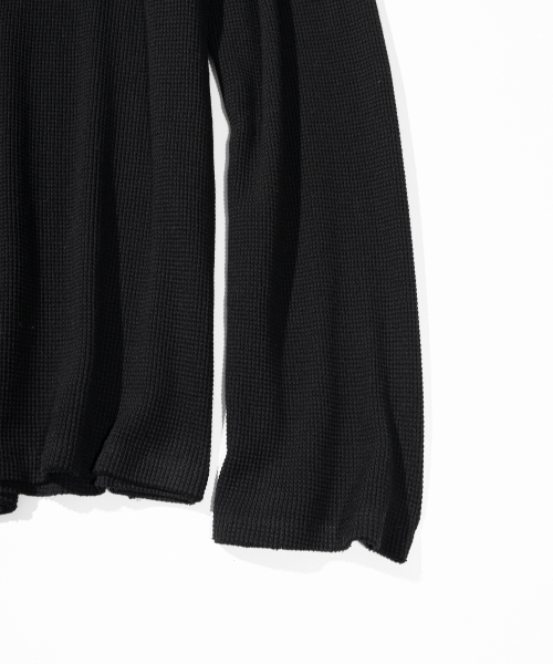MASSNOUN(マスノウン)の「ワッフルカットディバイドボートネックロングスリーブMSSLS002-BK(Tシャツ/カットソー・レディース・その他・MEDIUM/LARGE)」の4枚目の写真
