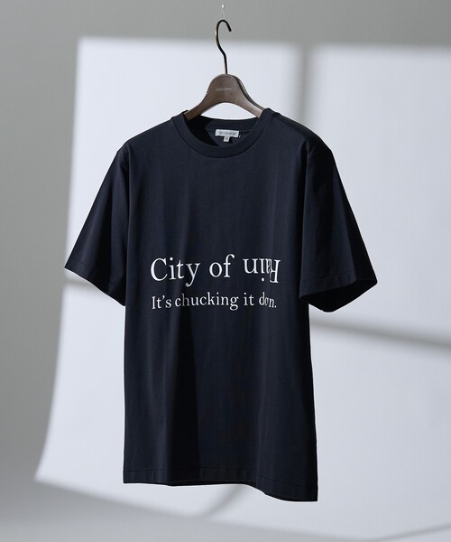 DESIGNWORKS（デザインワークス）の「ロゴプリント クルーネック Tシャツ -City Of Rain-（Tシャツ/カットソー・メンズ・ホワイト/ブラック・50/48/46）」の2枚目の写真
