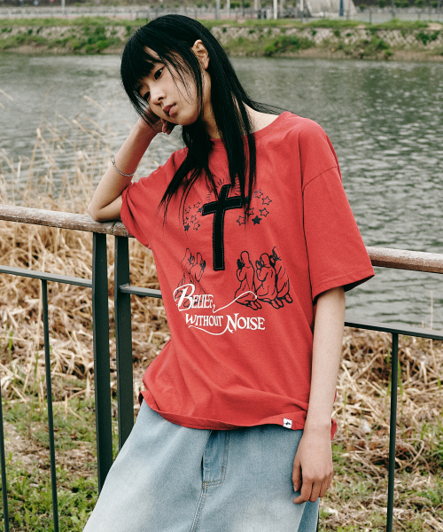 SUPERSUB（スーパーサブ）の「デッキ刺繍クロスシンボル半袖Tシャツ-ディープレッド（Tシャツ/カットソー・レディース・その他・SMALL/MEDIUM/LARGE）」の2枚目の写真