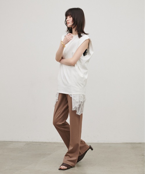 LARUTA(ラルータ)の「【LARUTA】天竺ショルダータックプルオーバー(Tシャツ/カットソー・レディース・オフホワイト/イエロー/ブラウン/ブラック・FREE)」の9枚目の写真