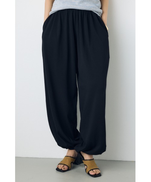 AZUL by moussy(アズールバイマウジー)の「【身長/骨格別着用画像あり】【セットアップ対応】ニットリラックスバルーンパンツ 春服 夏服 秋服 ルーズ サマーニット(スラックス・レディース・ブラウン/ブラック・SMALL/MEDIUM)」の2枚目の写真