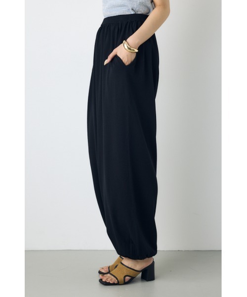 AZUL by moussy(アズールバイマウジー)の「【身長/骨格別着用画像あり】【セットアップ対応】ニットリラックスバルーンパンツ 春服 夏服 秋服 ルーズ サマーニット(スラックス・レディース・ブラウン/ブラック・SMALL/MEDIUM)」の4枚目の写真