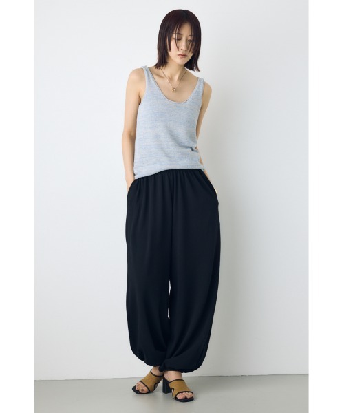 AZUL by moussy(アズールバイマウジー)の「【身長/骨格別着用画像あり】【セットアップ対応】ニットリラックスバルーンパンツ 春服 夏服 秋服 ルーズ サマーニット(スラックス・レディース・ブラウン/ブラック・SMALL/MEDIUM)」の6枚目の写真