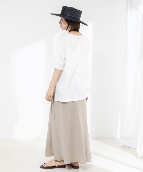 NOLLEY’S(ノーリーズ)の「【WEB限定】ウォッシャブルリヨセル綿オトナT(Tシャツ/カットソー・レディース・オフホワイト/ブルー系その他7/ネイビー/ベージュ系その他3・38)」の11枚目の写真