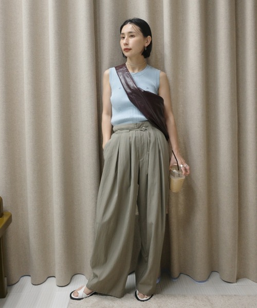 Ameri（アメリ）の「MEDI MULTI TUCK NARROW BELT PANTS（その他パンツ・レディース・グレイッシュベージュ/ミント/ラベンダー・MEDIUM/X-SMALL/SMALL）」の5枚目の写真