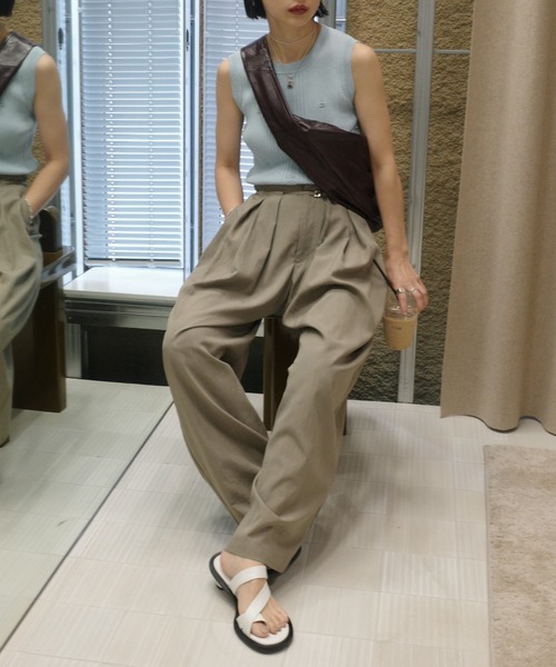 Ameri（アメリ）の「MEDI MULTI TUCK NARROW BELT PANTS（その他パンツ・レディース・グレイッシュベージュ/ミント/ラベンダー・MEDIUM/X-SMALL/SMALL）」の6枚目の写真