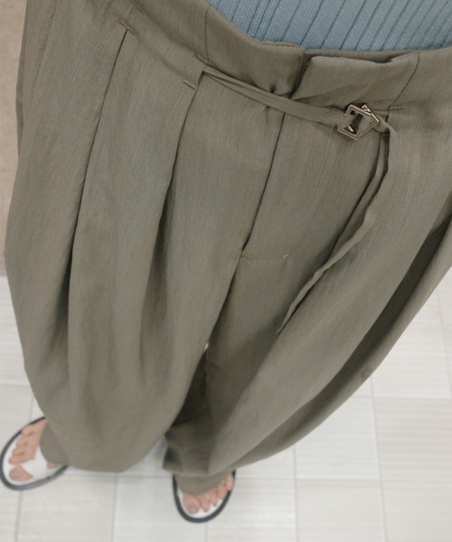 Ameri（アメリ）の「MEDI MULTI TUCK NARROW BELT PANTS（その他パンツ・レディース・グレイッシュベージュ/ミント/ラベンダー・MEDIUM/X-SMALL/SMALL）」の9枚目の写真