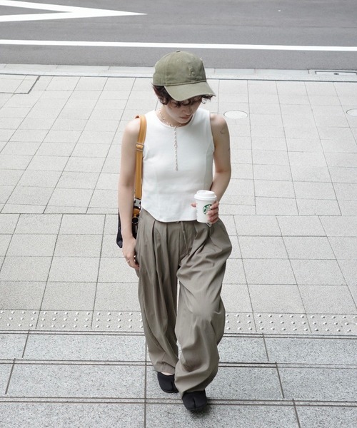 Ameri（アメリ）の「MEDI MULTI TUCK NARROW BELT PANTS（その他パンツ・レディース・グレイッシュベージュ/ミント/ラベンダー・MEDIUM/X-SMALL/SMALL）」の17枚目の写真