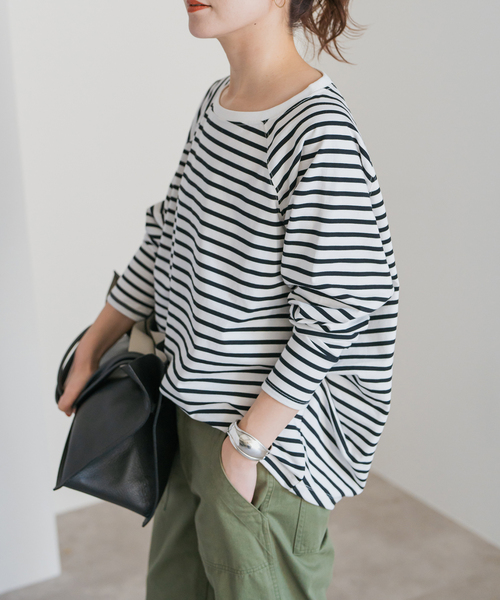 Spick & Span（スピックアンドスパン）の「《WEB限定カラー有り / 追加》ボートネックバックタックプルオーバー（Tシャツ/カットソー・レディース・キャメル/マルチ/ベージュ/ブラウン・FREE）」の4枚目の写真
