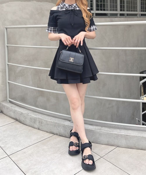 INGNI（イング）の「シャツドッキングオフショルリブトップス（Tシャツ/カットソー・レディース・ブラック系/ブラック×ホワイト/ピンク系7・M）」の14枚目の写真