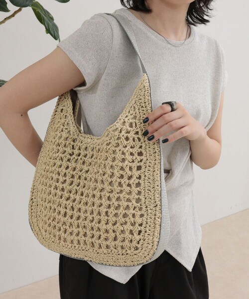 CACHELLIE（カシェリエ）の「【Cachellie/カシェリエ】ペーパーラメテープワンハンドルバッグ（ショルダーバッグ・レディース・ブラック/ベージュ・FREE）」の2枚目の写真