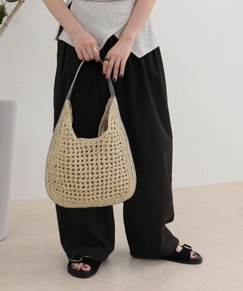 CACHELLIE（カシェリエ）の「【Cachellie/カシェリエ】ペーパーラメテープワンハンドルバッグ（ショルダーバッグ・レディース・ブラック/ベージュ・FREE）」の4枚目の写真