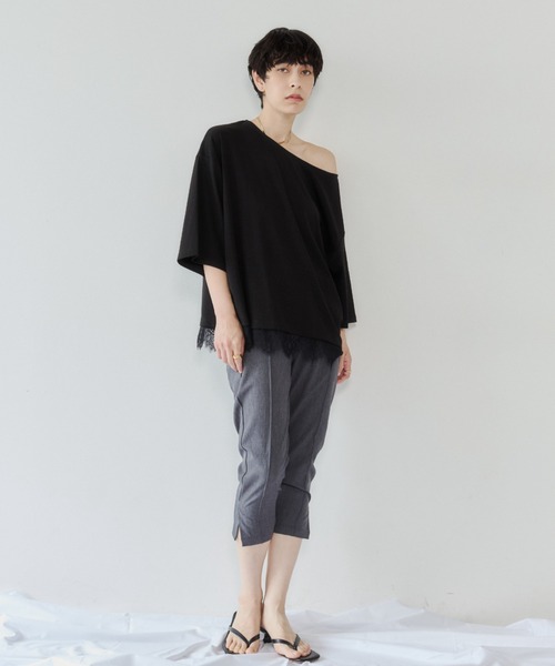 VION(ヴィオン)の「レースヘムワンショルダーティー / Lace Hem One Shoulder TEE(Tシャツ/カットソー・レディース・ブラック/ホワイト・FREE)」の13枚目の写真