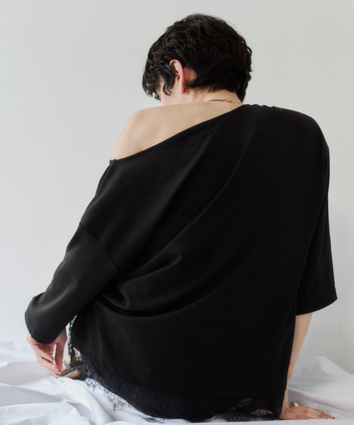 VION(ヴィオン)の「レースヘムワンショルダーティー / Lace Hem One Shoulder TEE(Tシャツ/カットソー・レディース・ブラック/ホワイト・FREE)」の15枚目の写真