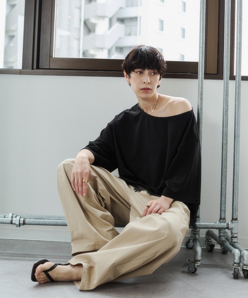 VION(ヴィオン)の「レースヘムワンショルダーティー / Lace Hem One Shoulder TEE(Tシャツ/カットソー・レディース・ブラック/ホワイト・FREE)」の18枚目の写真