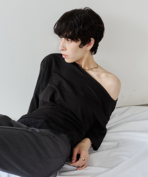 VION(ヴィオン)の「レースヘムワンショルダーティー / Lace Hem One Shoulder TEE(Tシャツ/カットソー・レディース・ブラック/ホワイト・FREE)」の14枚目の写真