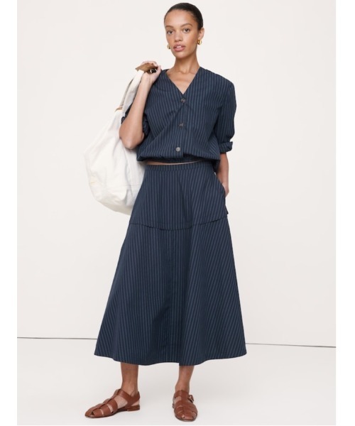 Banana Republic(バナナリパブリック)の「コットン ポプリン バブルヘム シャツ(シャツ/ブラウス・レディース・アイボリー/ブルー・XS/M/S/L)」の2枚目の写真