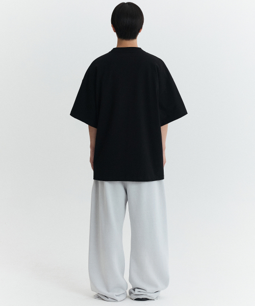 MTTIRE(マティレ)の「OPTIMISM OVERSIZED T-SHIRT / BLACK(Tシャツ/カットソー・レディース・その他・L/XL/S/M)」の4枚目の写真
