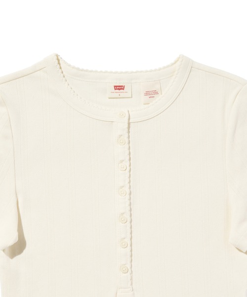 Levi's（リーバイス）の「Levi's/リーバイス DRY GOODS ポインテール ショートスリーブ ヘンリーネックTシャツ（Tシャツ/カットソー・レディース・ホワイト・XS/S/M）」の6枚目の写真
