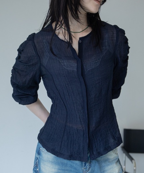 VACANCY(ヴァカンシー)の「ワッシャーシャーリングシアーブラウス(シャツ/ブラウス・レディース・ネイビー/ブラック/ホワイト・FREE)」の3枚目の写真