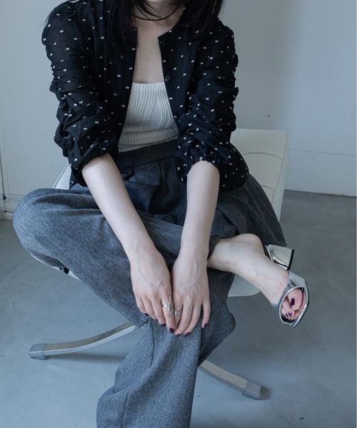 VACANCY(ヴァカンシー)の「ワッシャーシャーリングシアーブラウス(シャツ/ブラウス・レディース・ネイビー/ブラック/ホワイト・FREE)」の7枚目の写真