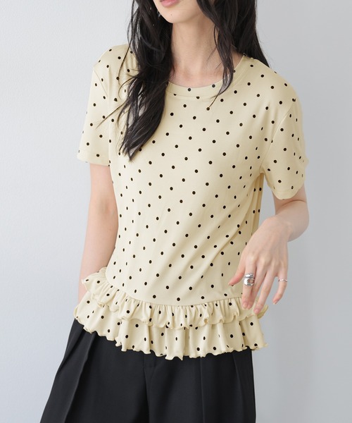 SUGAR BISKET(シュガービスケット)の「ドットフリルTシャツ(Tシャツ/カットソー・レディース・ホワイト/ベージュ/ブラック・フリー)」の1枚目の写真