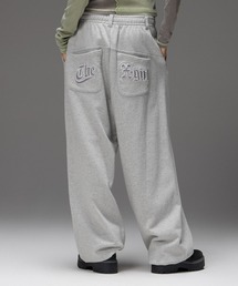 EMBROIDERED POCKET VOLUME SWEATPANTS