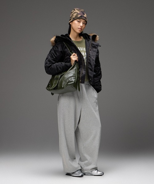 X-girl（エックスガール）の「EMBROIDERED POCKET VOLUME SWEATPANTS（スウェットパンツ・レディース・アッシュ/ブラック・S/M）」の8枚目の写真