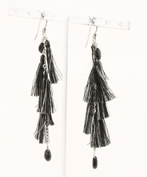 A.en(エイエン )の「【CHAN LUU】BLACK MIX EARRINGS(ピアス(両耳用)・レディース・ブラック・ONE SIZE)」の2枚目の写真