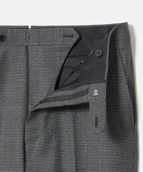 UNITED ARROWS（ユナイテッドアローズ）の「ハウンドトゥース フレア ノープリーツ スラックス ヨコストレッチ（スラックス・メンズ・ダークグレー・46/50/48/44）」の15枚目の写真