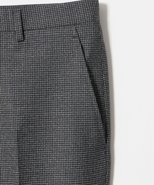 UNITED ARROWS（ユナイテッドアローズ）の「ハウンドトゥース フレア ノープリーツ スラックス ヨコストレッチ（スラックス・メンズ・ダークグレー・46/50/48/44）」の19枚目の写真