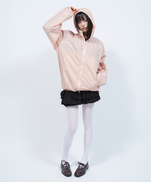LMR(エルエムアール)の「フローラルロゴクランキーフードウインドブレーカー ピンク(パーカー・レディース・PINK・MEDIUM/SMALL)」の9枚目の写真