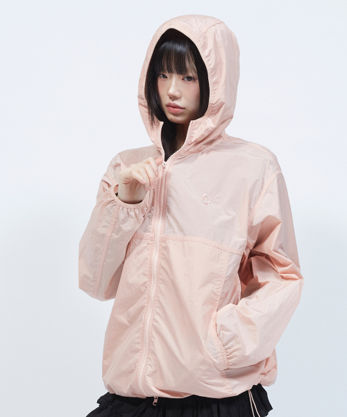LMR(エルエムアール)の「フローラルロゴクランキーフードウインドブレーカー ピンク(パーカー・レディース・PINK・MEDIUM/SMALL)」の10枚目の写真