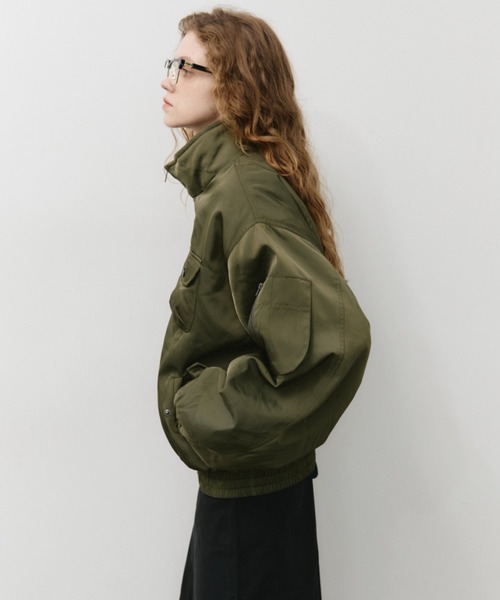 OK YESTERDAY(オッケーイエスタデイ)の「スタンドカラーパテッドブルゾン(ブルゾン・レディース・ブラック/ネイビー/カーキ・M/L)」の17枚目の写真
