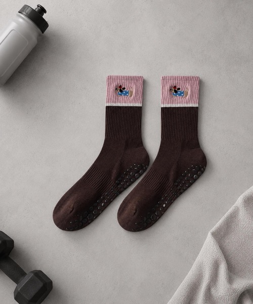 VIBGYOR（ヴィブジョー）の「LESRIRE/ 犬刺繍ミドル丈バイカラー滑り止め付きヨガピラティスソックス L9401（ソックス/靴下・レディース・グレー/ホワイト/ブラウン/ブルー・FREE）」の3枚目の写真