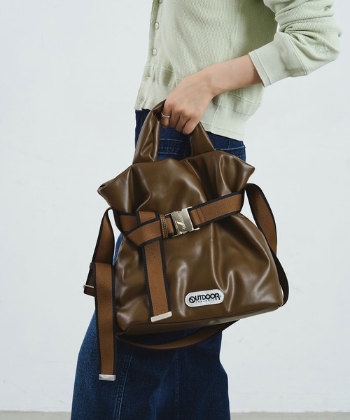 ROSE BUD（ローズバッド）の「【ROSE BUD別注】OUTDOOR/FAKE LEATHER 2WAY BELT BAG（ショルダーバッグ・レディース・ブラウン/ブラック・ONE SIZE）」の3枚目の写真