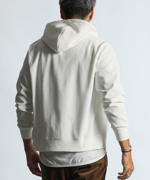 The DUFFER of ST.GEORGE(ザダファーオブセントジョージ)の「「AIR FLEX」MINI WAFFLE ZIP PARKA:機能素材 「エアフレックス」ミニワッフル ジップパーカー(パーカー・メンズ・ホワイト/ブラック/ブルーグレー・X-LARGE/LARGE/MEDIUM/SMALL)」の11枚目の写真