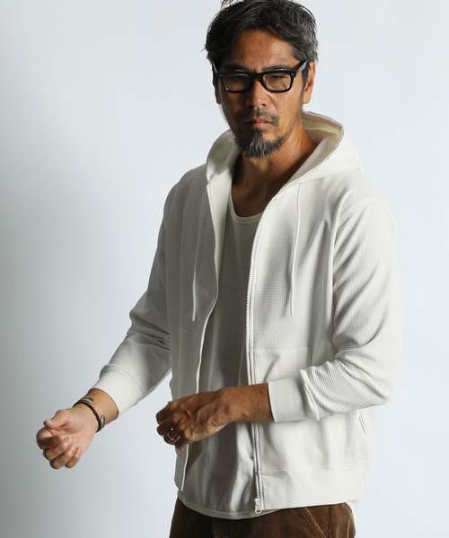 The DUFFER of ST.GEORGE(ザダファーオブセントジョージ)の「「AIR FLEX」MINI WAFFLE ZIP PARKA:機能素材 「エアフレックス」ミニワッフル ジップパーカー(パーカー・メンズ・ホワイト/ブラック/ブルーグレー・X-LARGE/LARGE/MEDIUM/SMALL)」の4枚目の写真