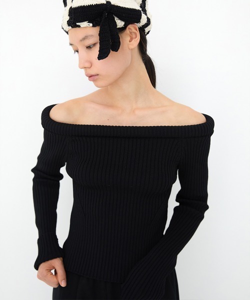 leinwande(ラインヴァンド)の「【leinwande】26AW新作 Tube Knit Off Shoulder / チューブニットオフショルダー(ニット/セーター・レディース・Red/Black/Beige・ONE SIZE)」の4枚目の写真