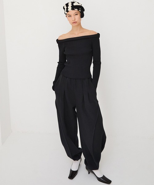 leinwande(ラインヴァンド)の「【leinwande】26AW新作 Tube Knit Off Shoulder / チューブニットオフショルダー(ニット/セーター・レディース・Red/Black/Beige・ONE SIZE)」の5枚目の写真