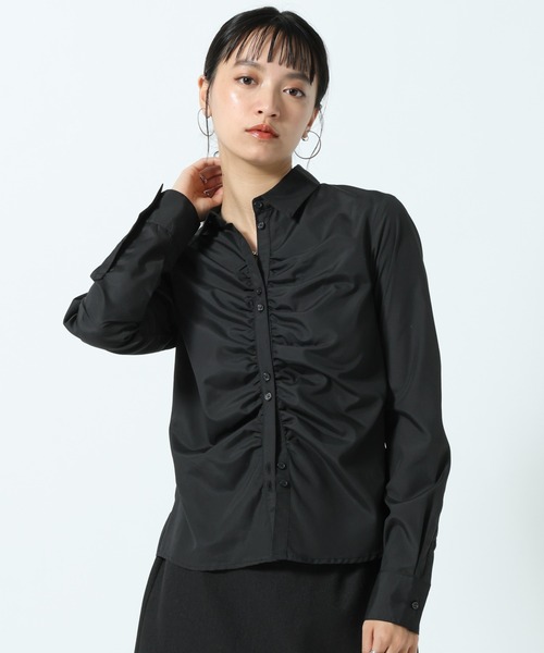 PAGEBOY(ページボーイ)の「サイドギャザーコンパクトシャツ(シャツ/ブラウス・レディース・ブラック/オフホワイト・FREE)」の12枚目の写真