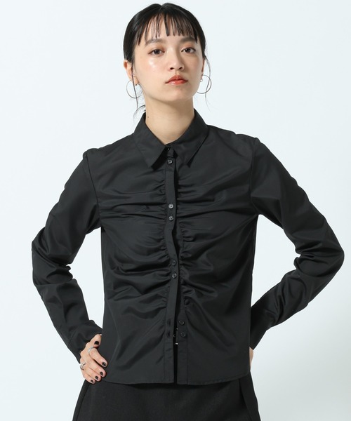 PAGEBOY(ページボーイ)の「サイドギャザーコンパクトシャツ(シャツ/ブラウス・レディース・ブラック/オフホワイト・FREE)」の13枚目の写真